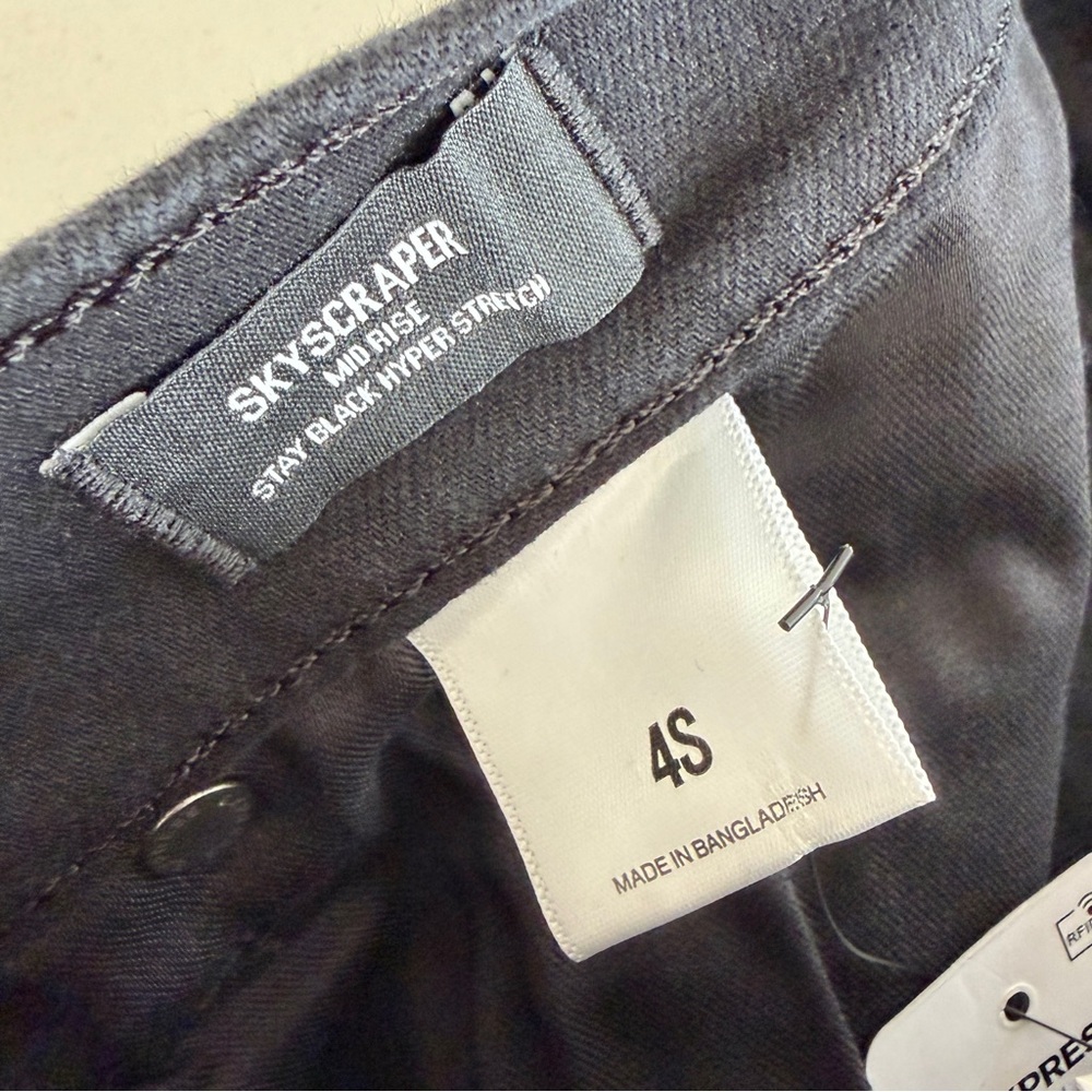 EXPRESS Skyscraper Mid Rise Stay Black Jeans Size 4 Short 4S - Picture 13 of 15